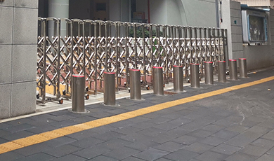 学校全自动升降路桩